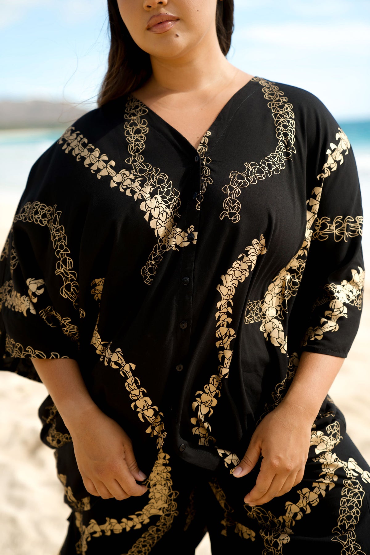 Women's Kiani Caftan in Black & Gold Puakenikeni - Close Up | Kahulaleʻa