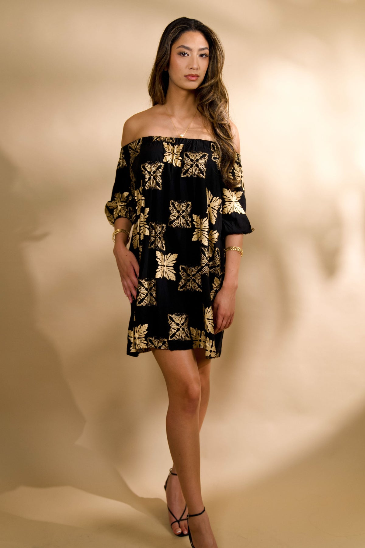 Women's Malaekahana Dress in Black & Gold Tutu's Quilt - Front View | Kahulaleʻa