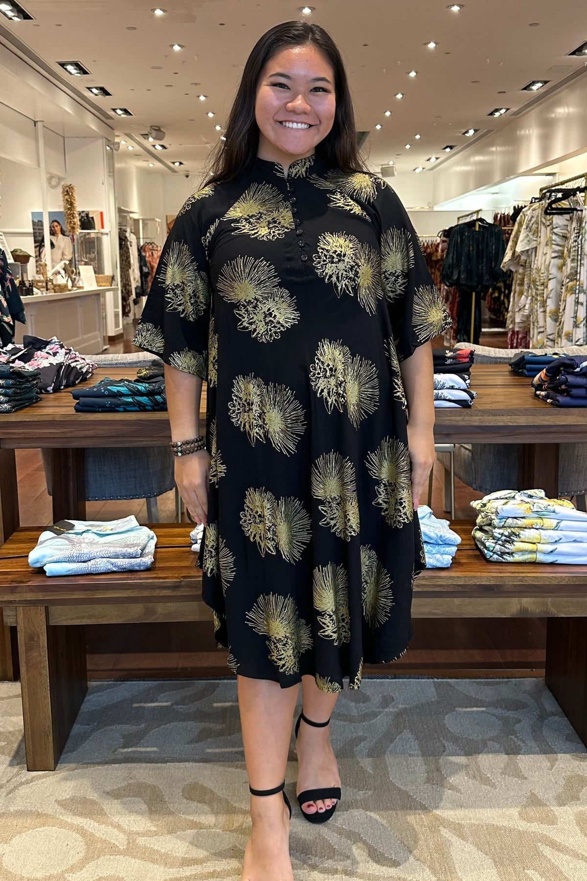 Women's Namaka Dress in Black & Gold Hōpoelehuaopuna - Front View | Kahulaleʻa