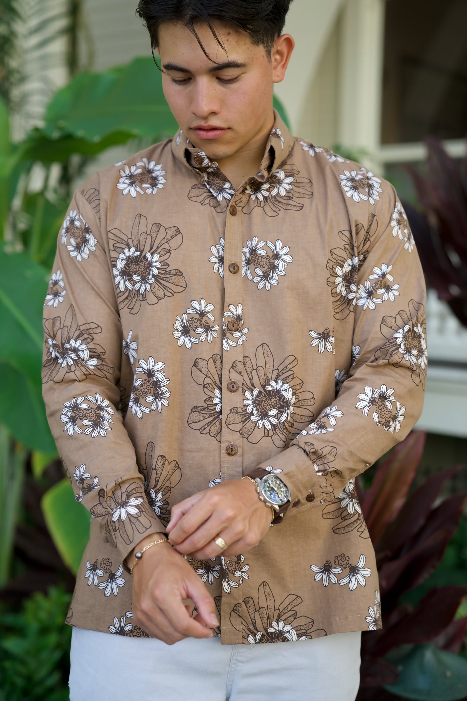 Men's Aloha Long Sleeve Shirt in Chocolate Naupaka - Front View | Kahulaleʻa