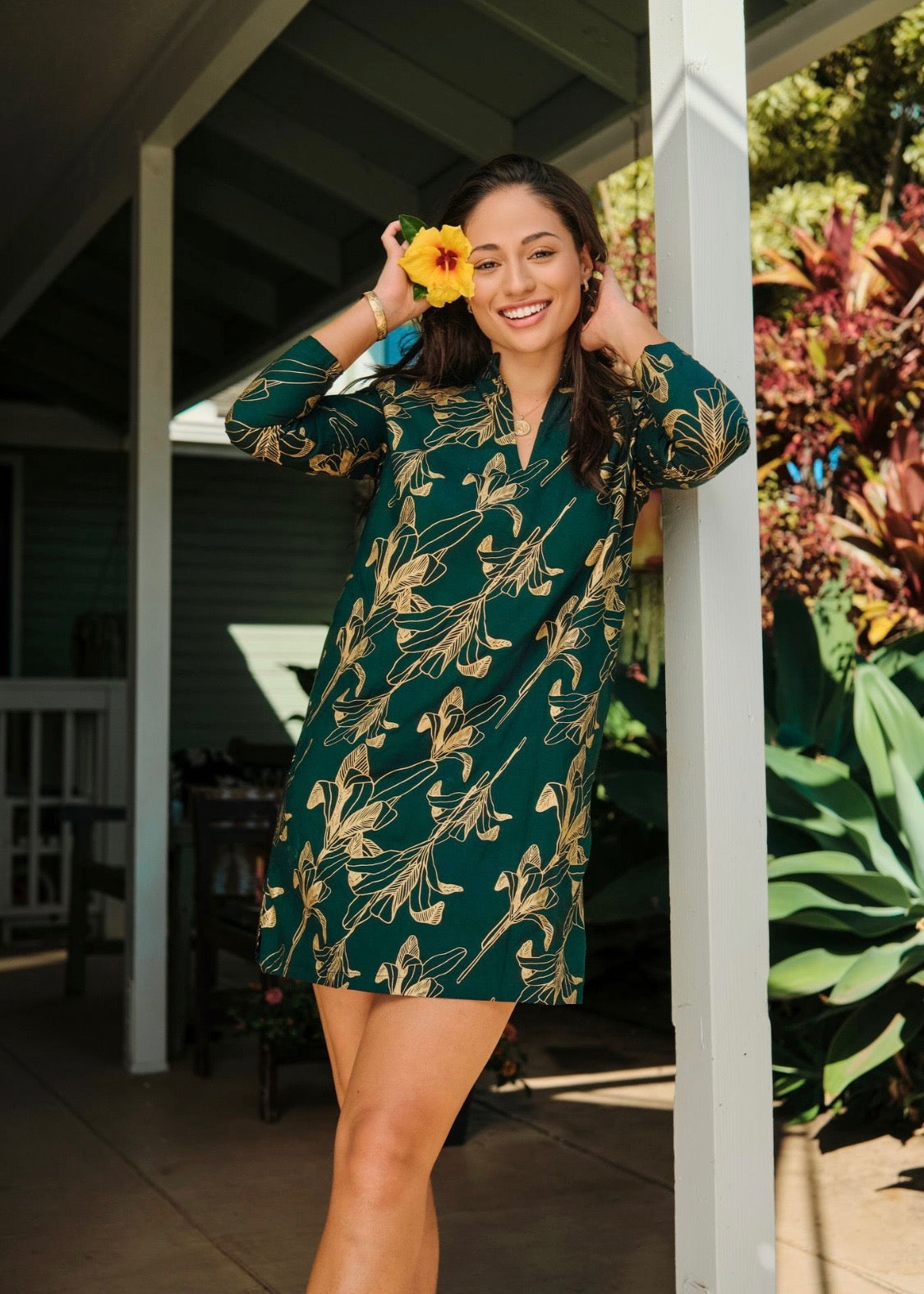 Women's Tunic Hanohano in Gold Ti Leaf & Emerald - Front View | Kahulaleʻa