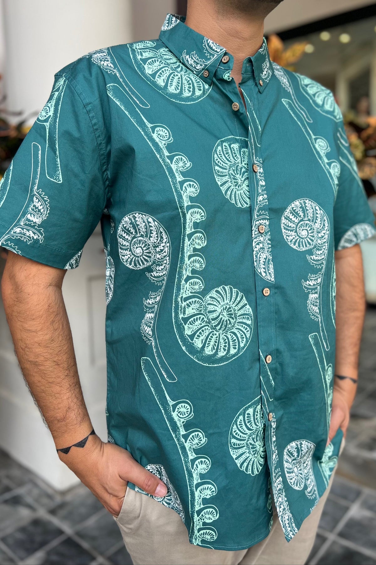 Men’s Aloha Shirt in Green Hāpuʻu - Front View | Kahulaleʻa