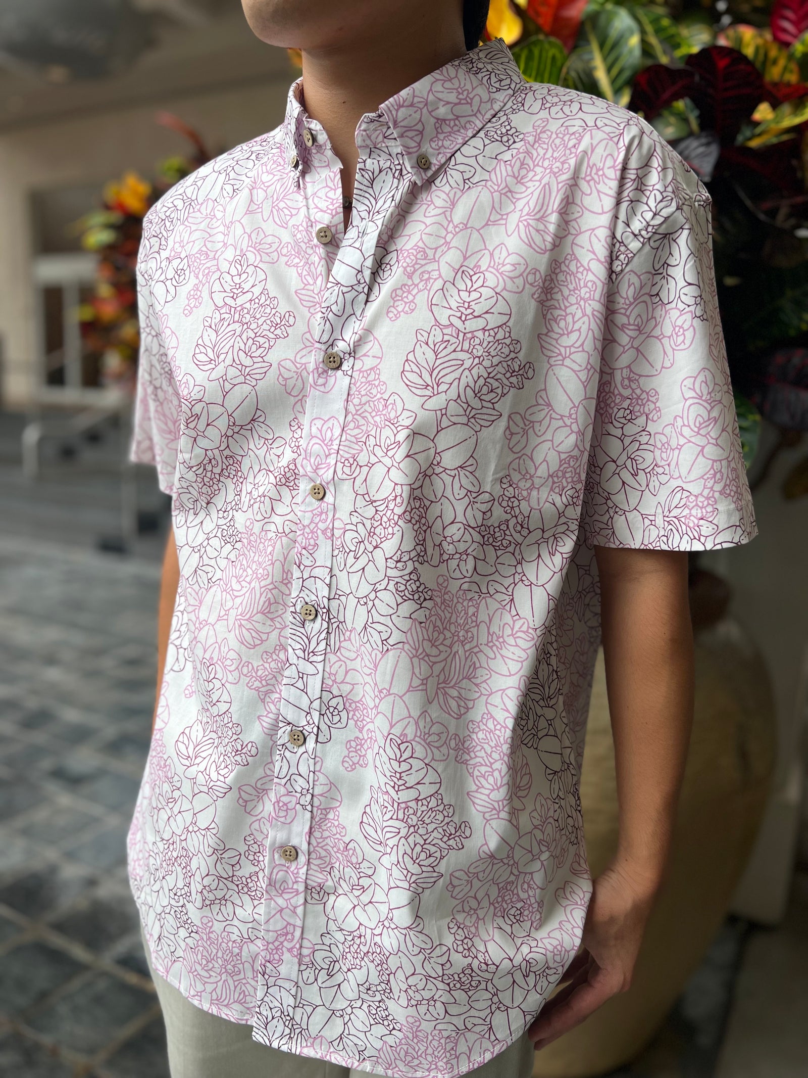 Men's Aloha Shirt in White & Pink Liko - Close Up | Kahulaleʻa