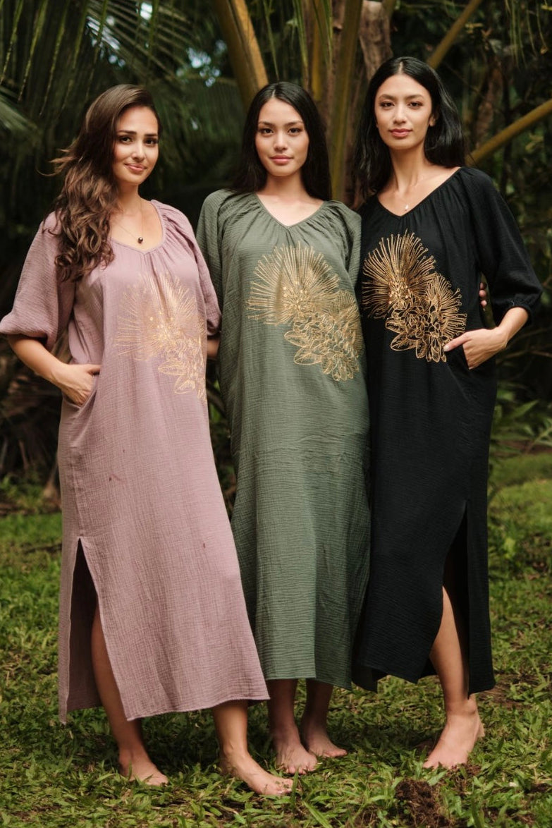 Dress Mānoa Black Embroidered Lehua