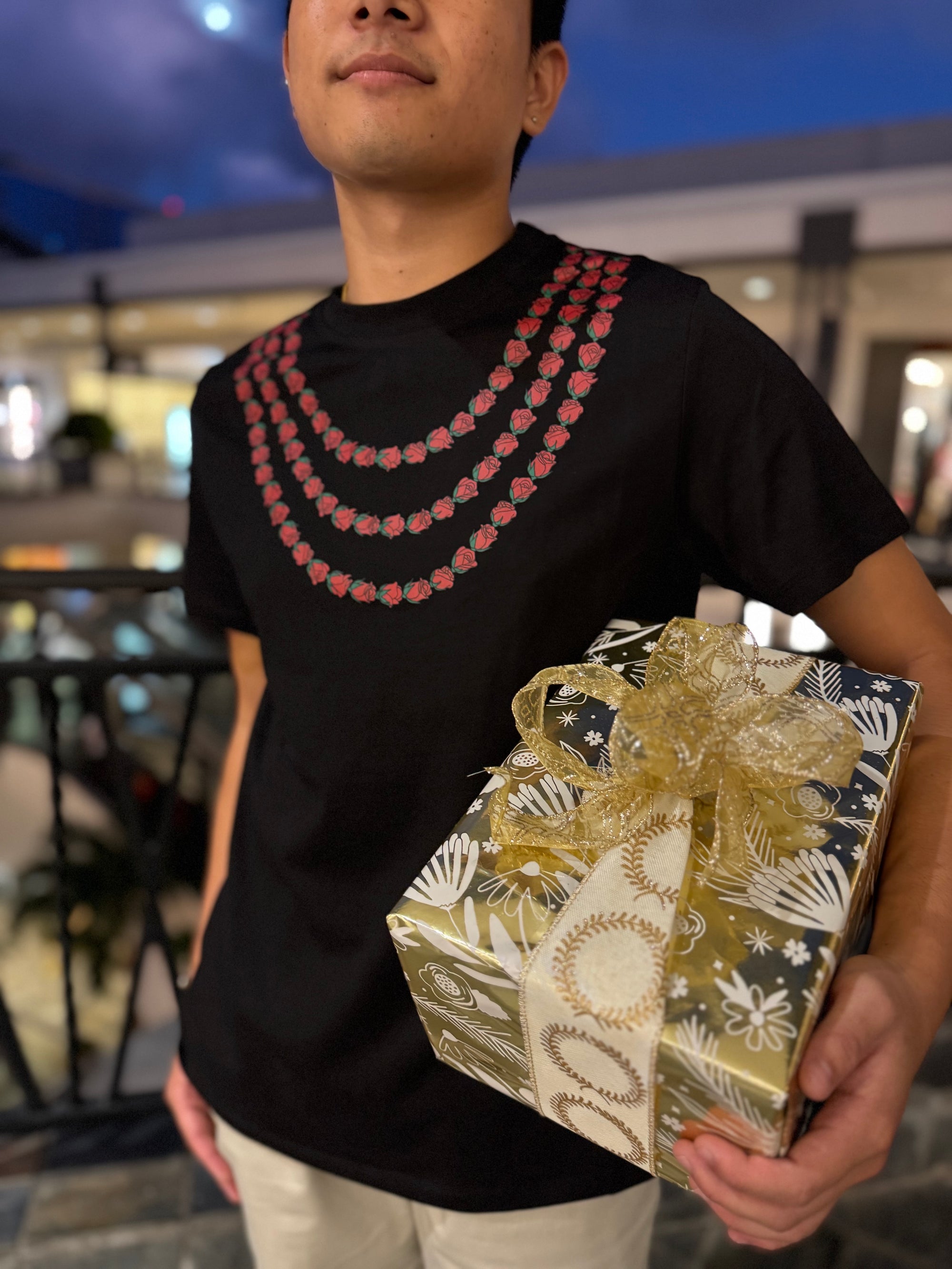 Women's Lei T-Shirt in Black & Red Lei Loke on Model | Kahulaleʻa