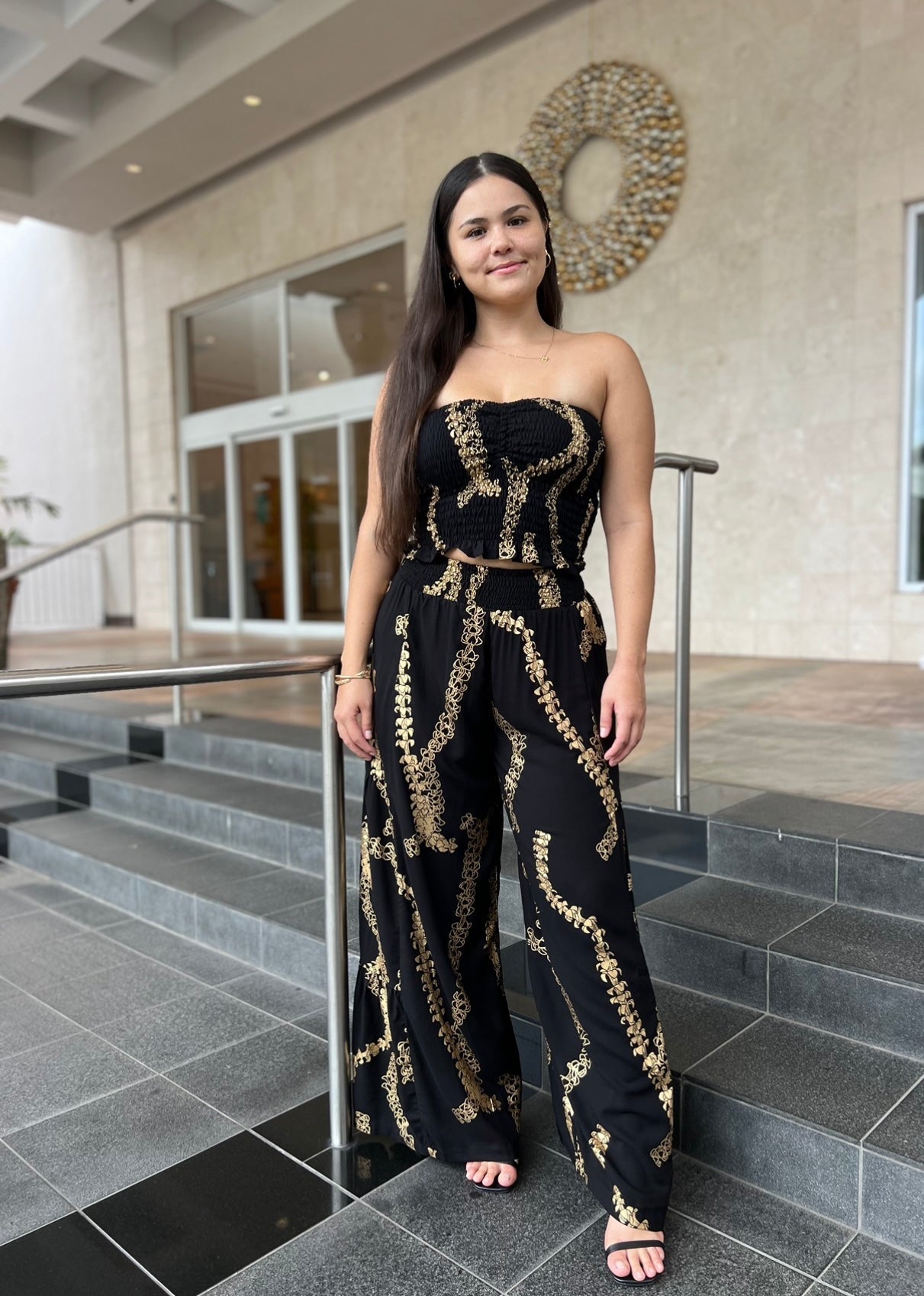 Pants Kōkeʻe Black Gold Lei Puakenikeni