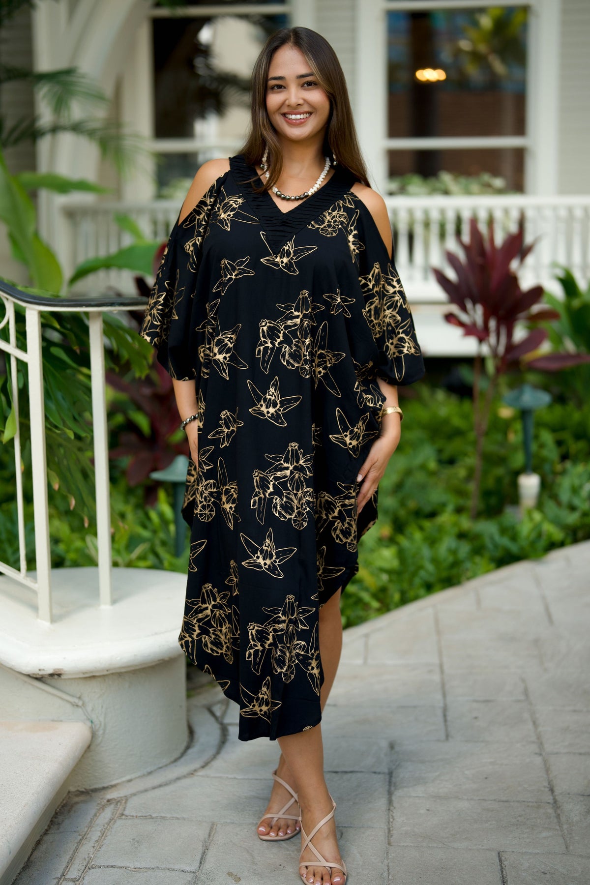 Caftan Pualei Black Gold Pua Kalaunu