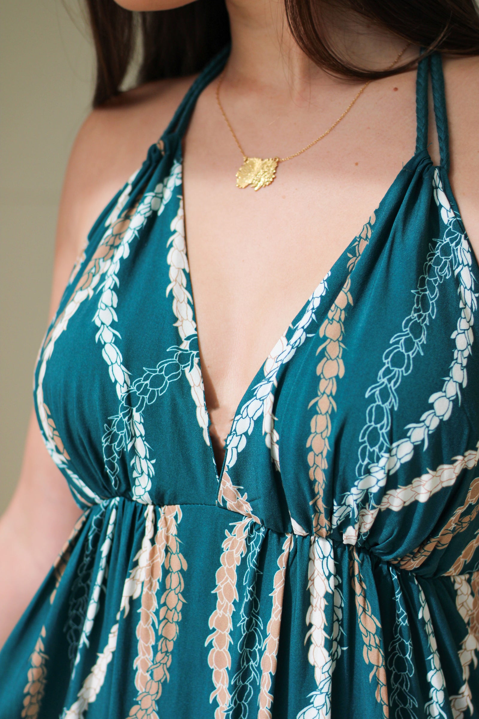Women's Malia Maxi Dress - Teal Lei Ho'omaika'i - Close Up | Kahulaleʻa