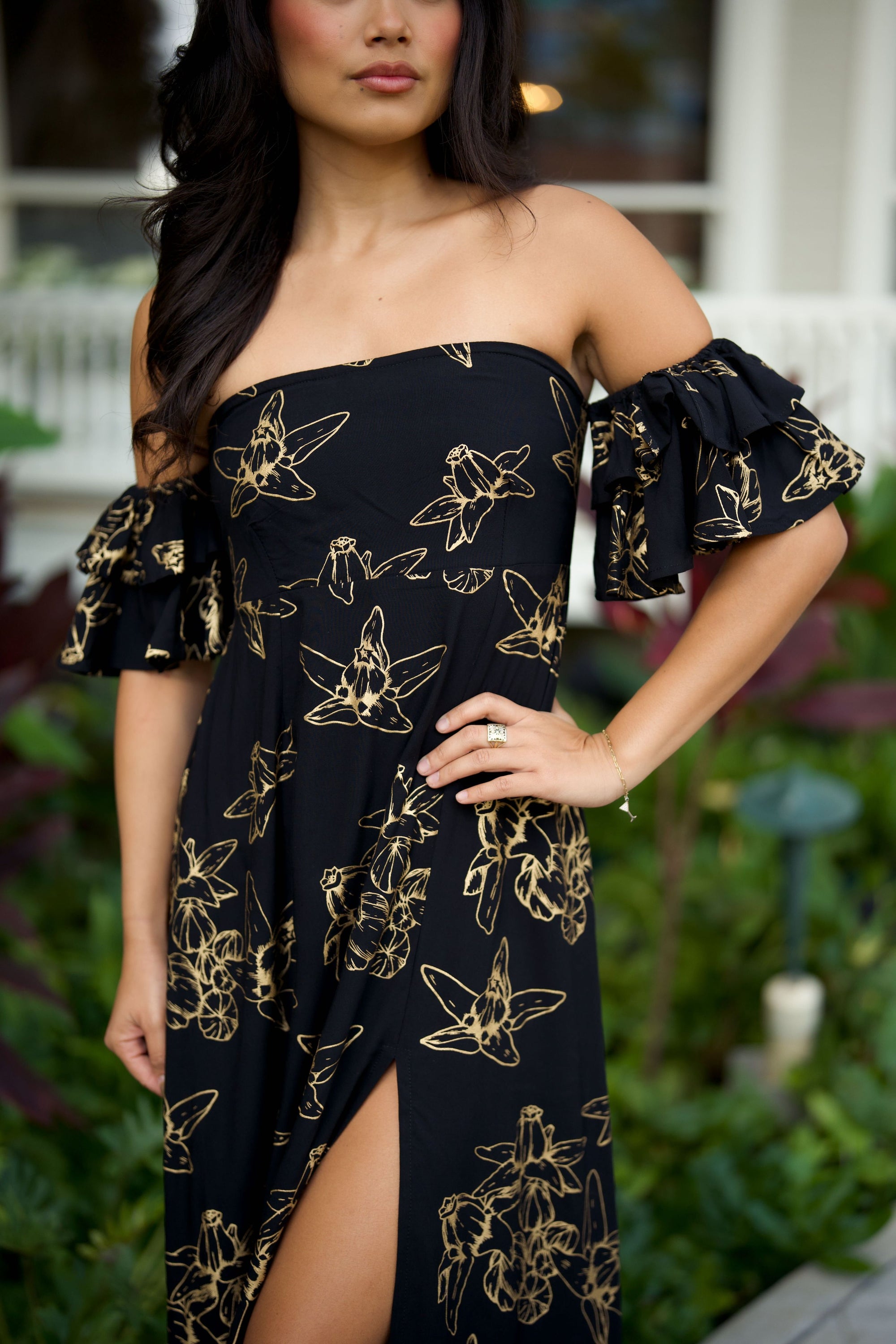 Dress Minoaka Black Gold Pua Kalaunu