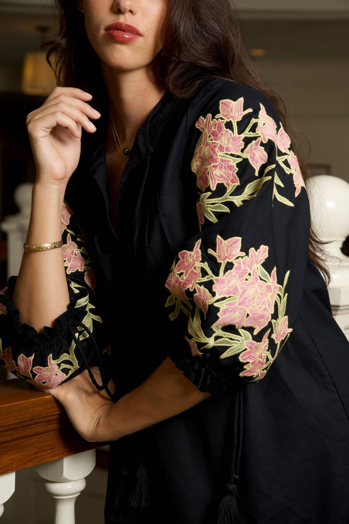 Dress Naniwale Black Embroidered Dad's Honohono Orchids