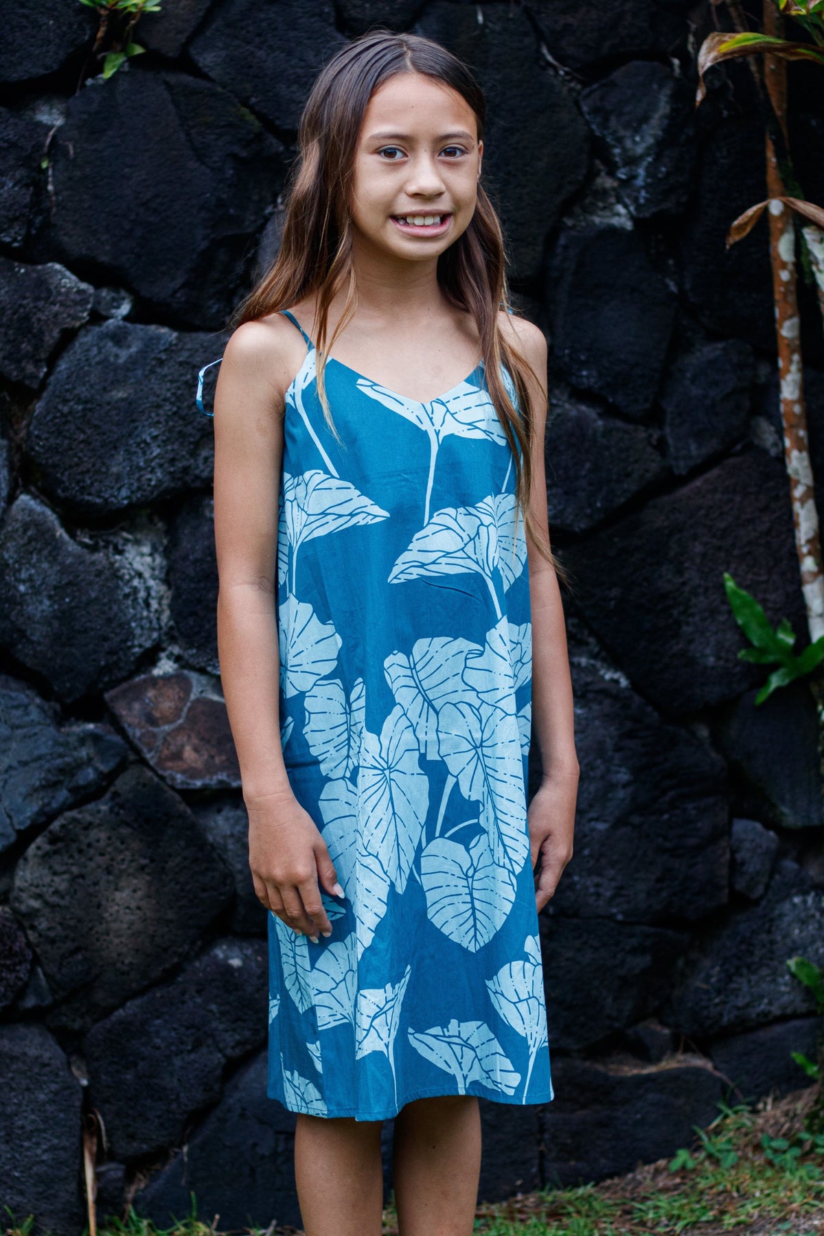 Girls Tie Top Dress in Marina Keʻokeʻo Kalo — Front View On-Model | Kahulaleʻa