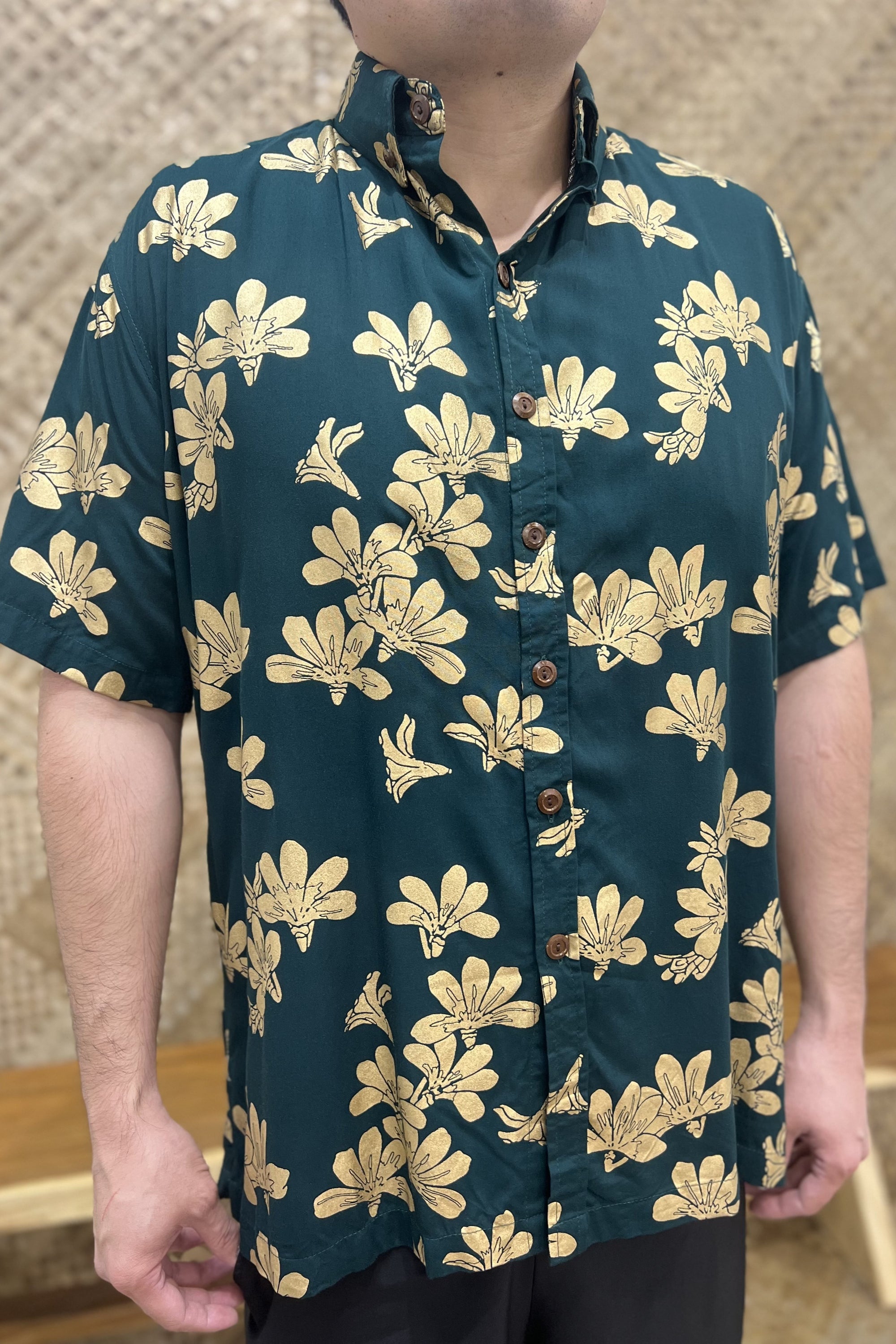 Men's Aloha Shirt Emerald Gold Naupaka - Kahulaleʻa