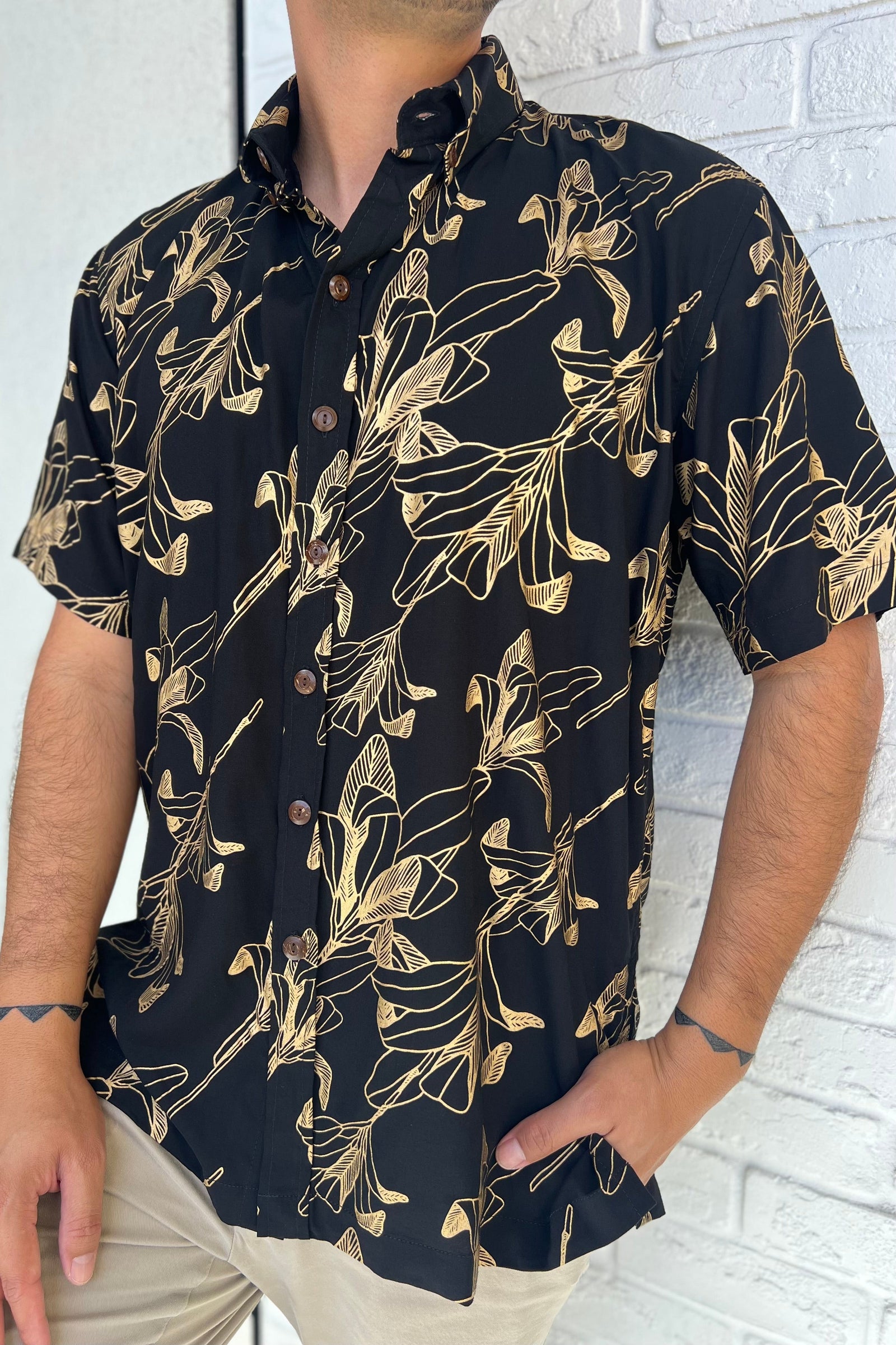Men's Aloha Shirt in Gold Tūtū's Ti Leaf - Close Up | Kahulaleʻa