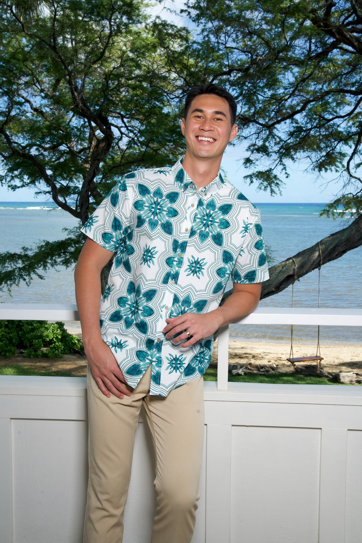 Men's Aloha Shirt White Kalo Quilt