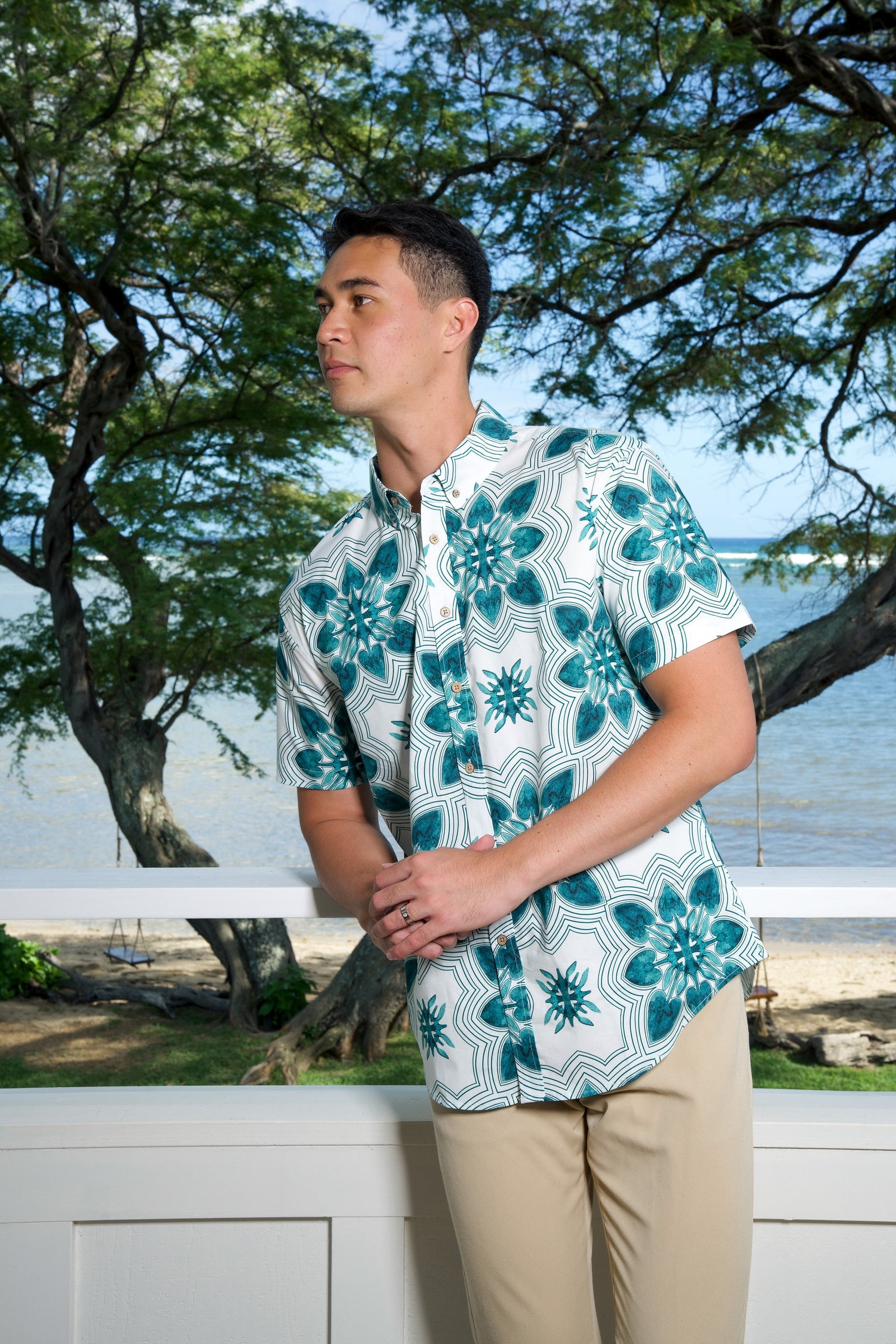 Men's Aloha Shirt White Kalo Quilt