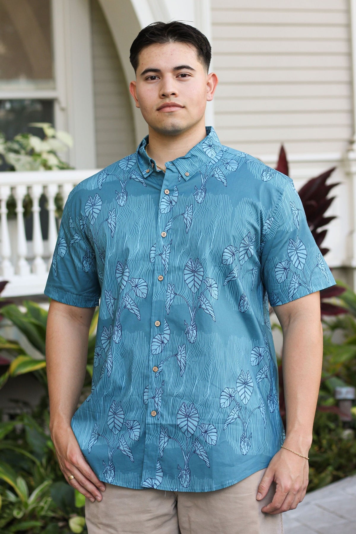 Men's Aloha Shirt in Ocean Kalo - Front View | Kahulaleʻa
