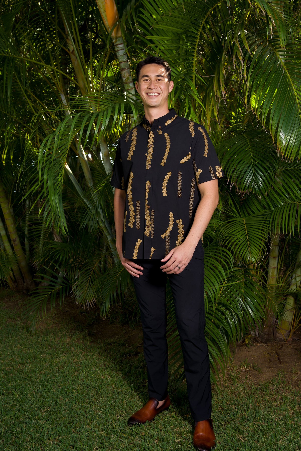 Men's Aloha Shirt Black Gold Lei Pua Kalaunu