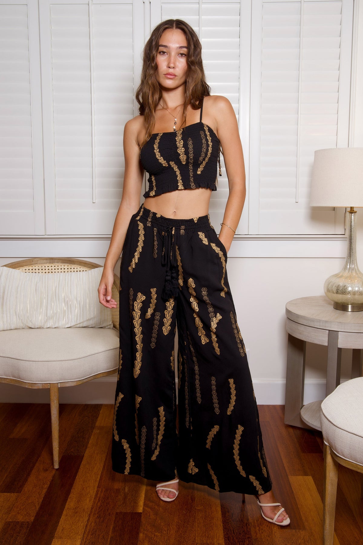 Kahulalea - Top Lea - Black-Gold Pua Kalaunu - Front View