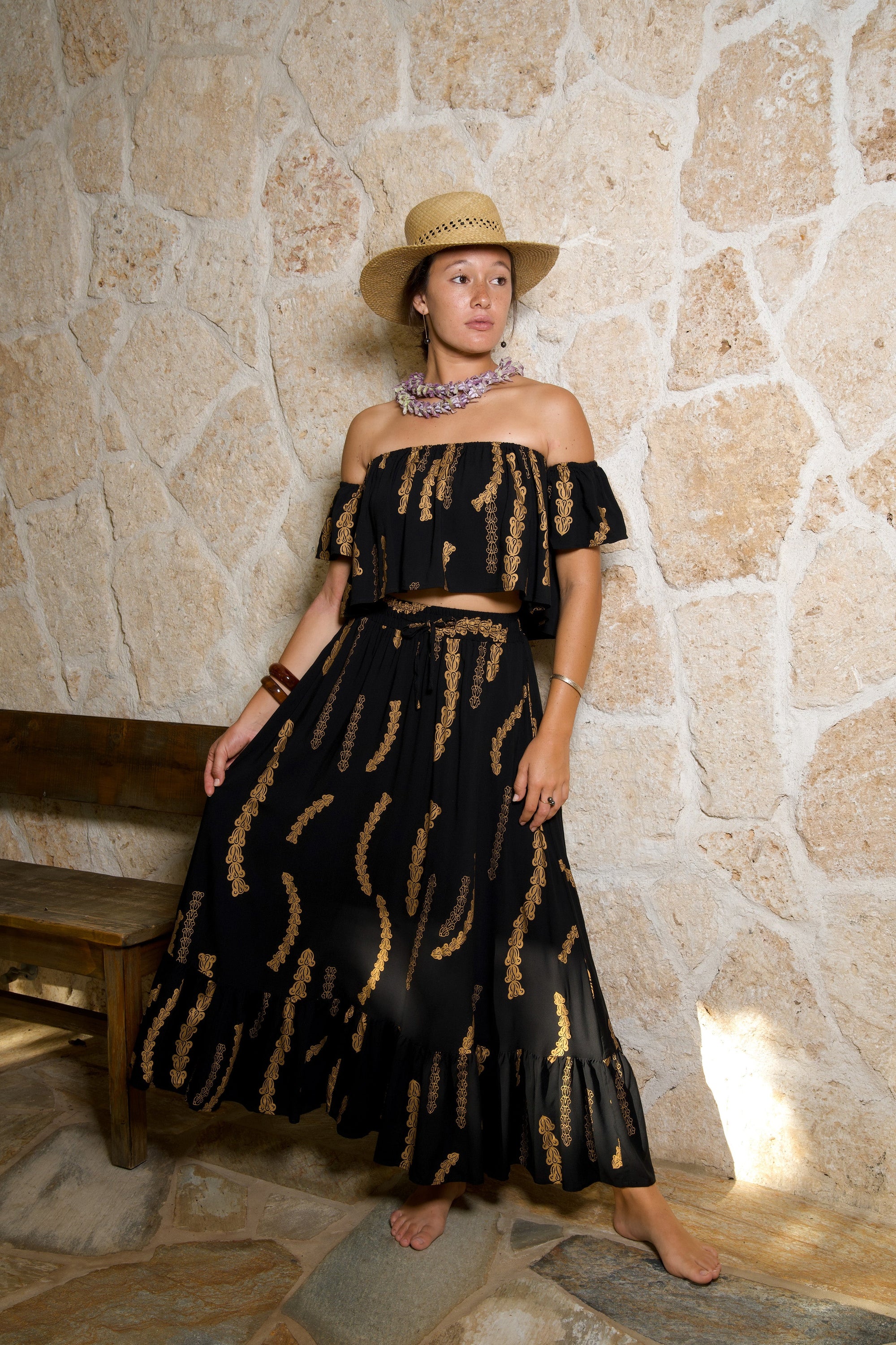Top Nainoa Black Gold Lei Pua Kalaunu