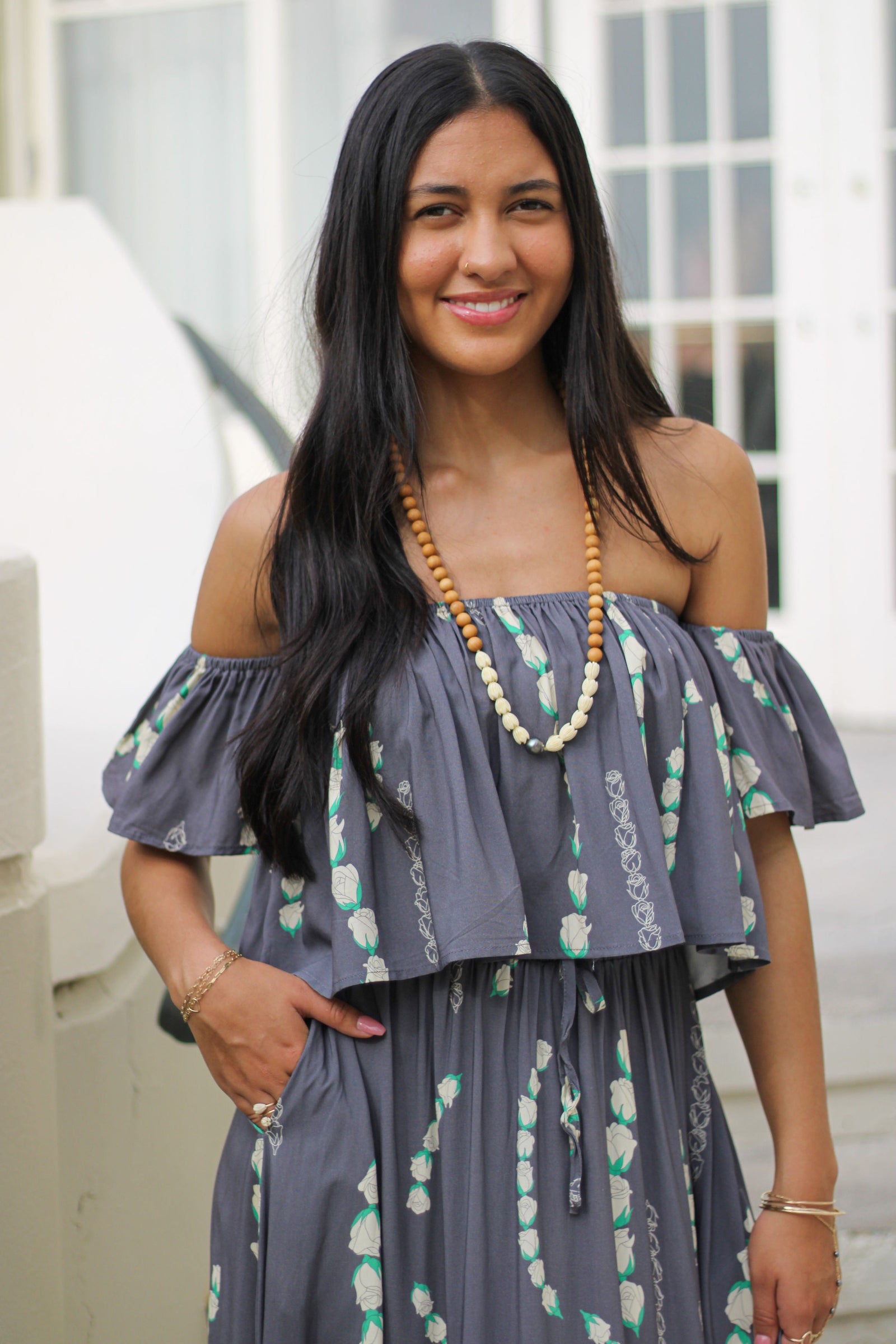 Women's Nainoa Top in Taupe Lei Loke - Close Up | Kahulaleʻa