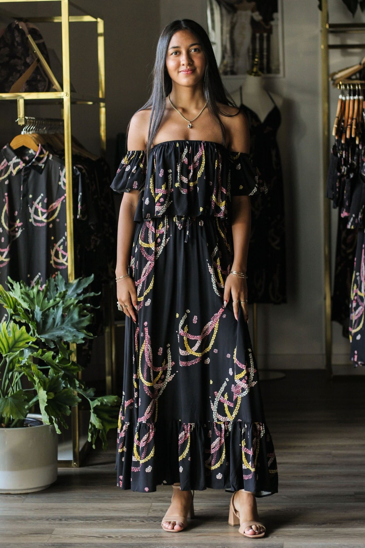 Women's Nainoa Top &amp; Skirt in Black Lei Kahelelani - Front View | Kahulaleʻa