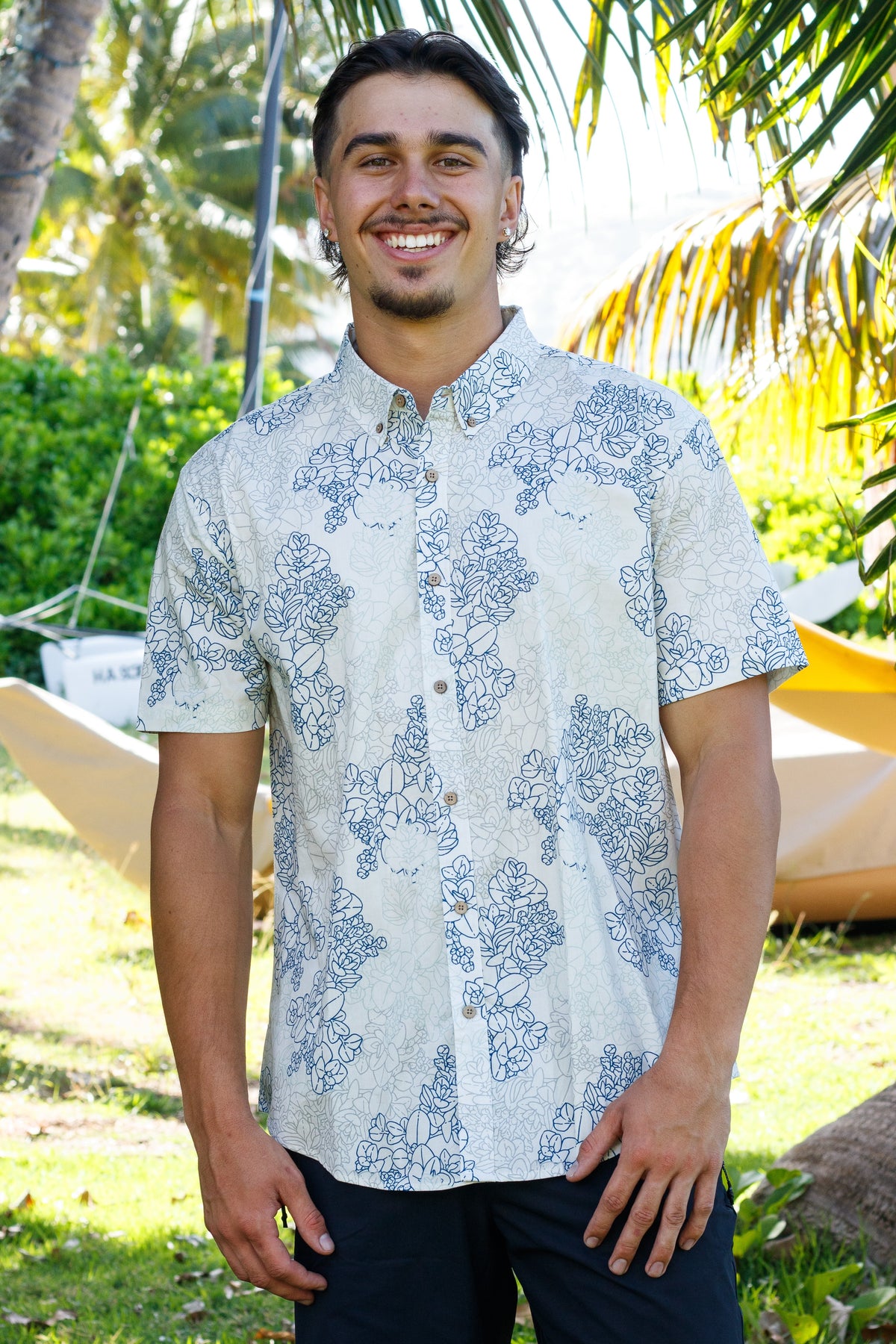 Menʻs Aloha Shirt in Ocean Swell Liko — Front View On-Model | Kahulaleʻa
