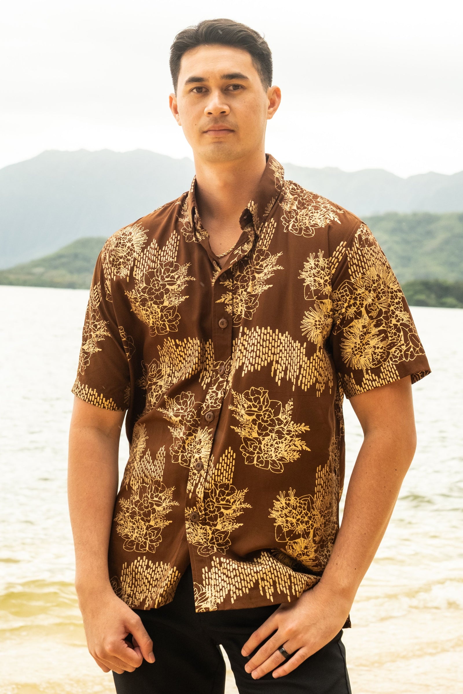 Men's Aloha Shirt Chocolate Gold Ka Ua Moaniani