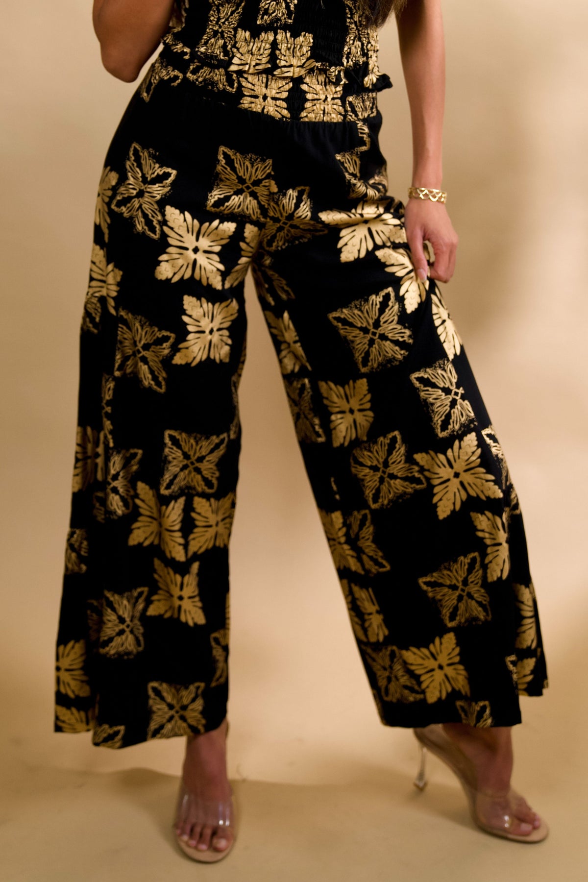 Pants Kōkeʻe Black Gold Tūtū&#39;s Quilt