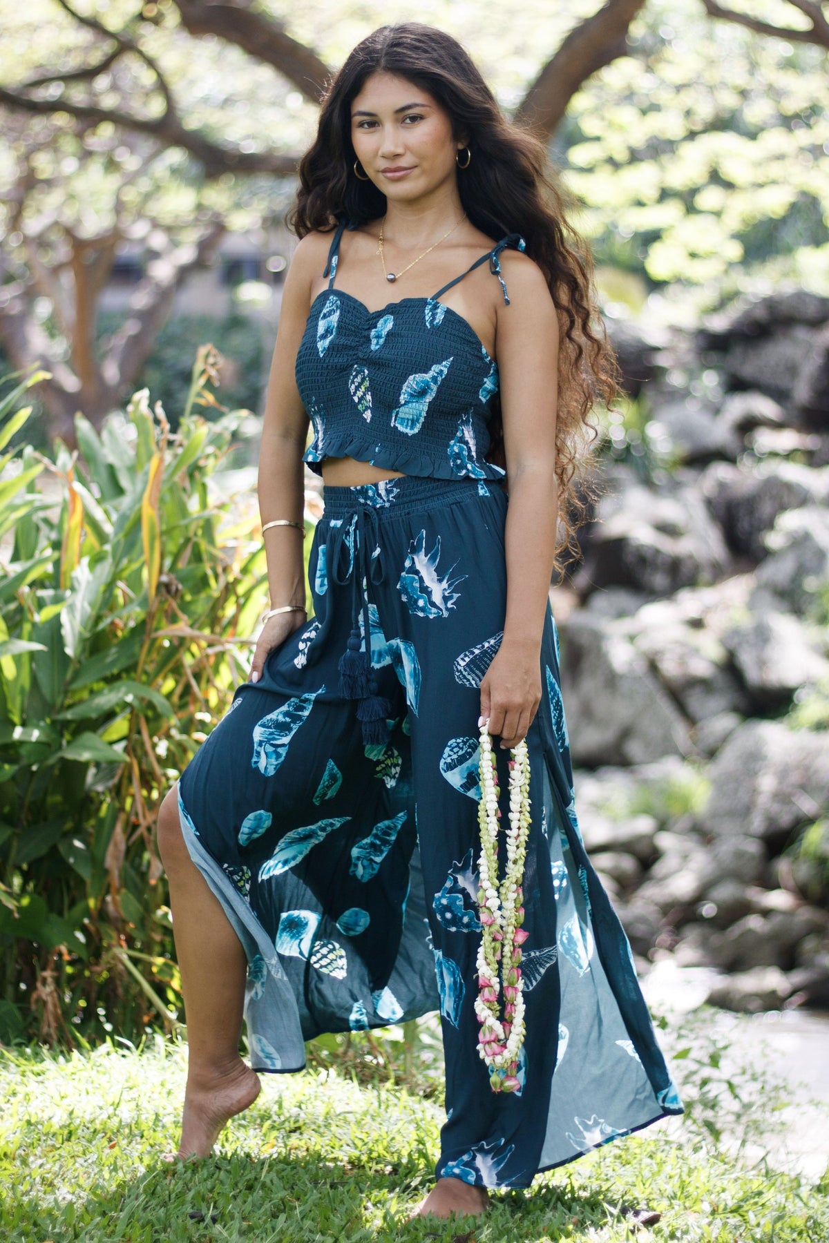 Top Leʻa in Teal Hawaiian Seashell, worn with Pants Mālama — On-Model | Kahulaleʻa