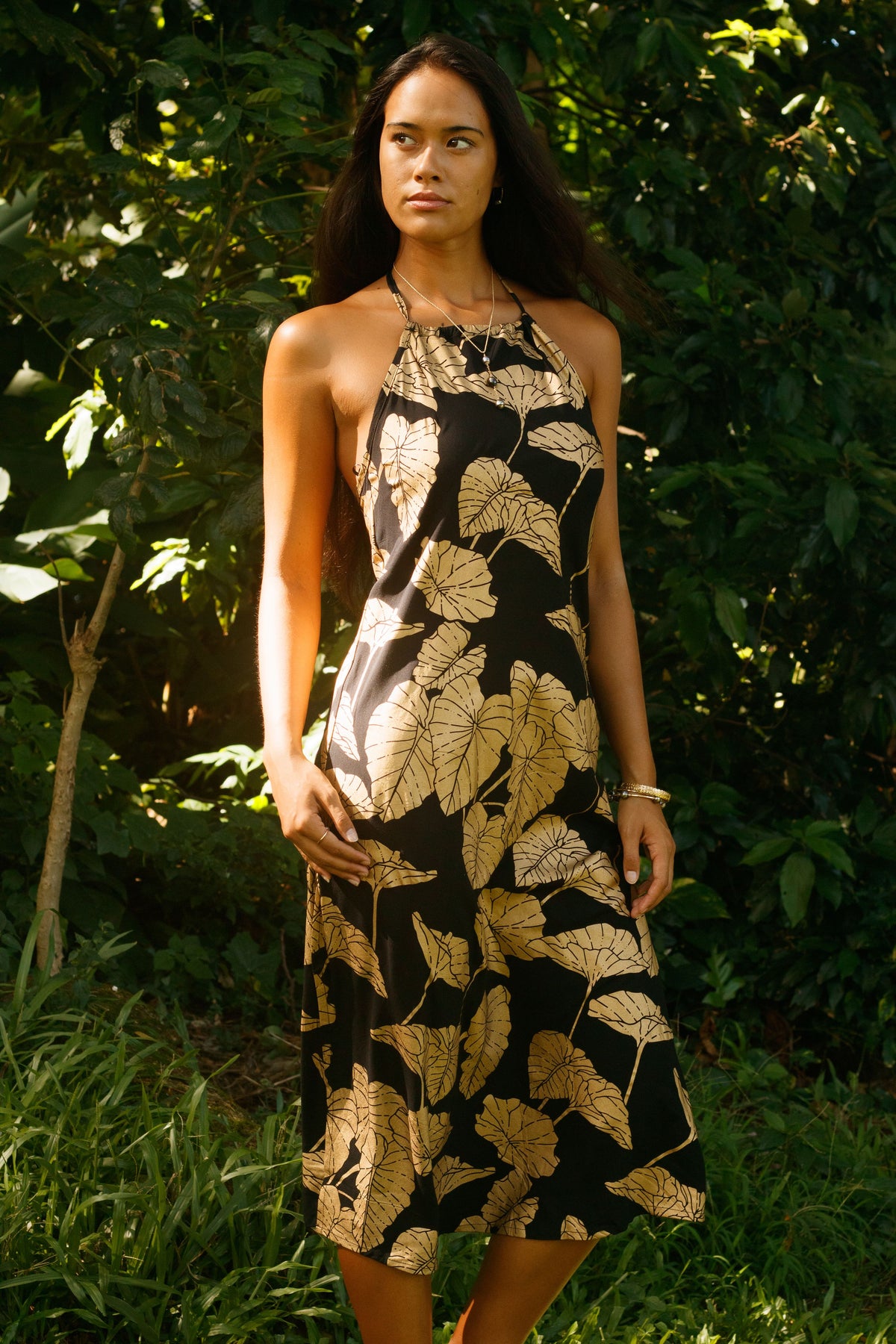 Dress Hekili in Black Gold Lauloa Keʻokeʻo Kalo — Front View | Kahulaleʻa
